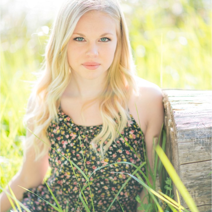 Nicole Briann Photography Oregon High School Senior Photographer Lebanon Oregon Senior Megan