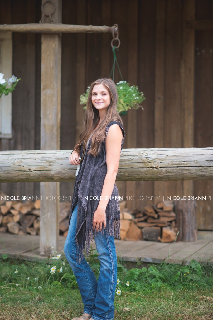 veronia-oregon-senior-portrait-photographer-nicole-briann-photography-sheyanne-20