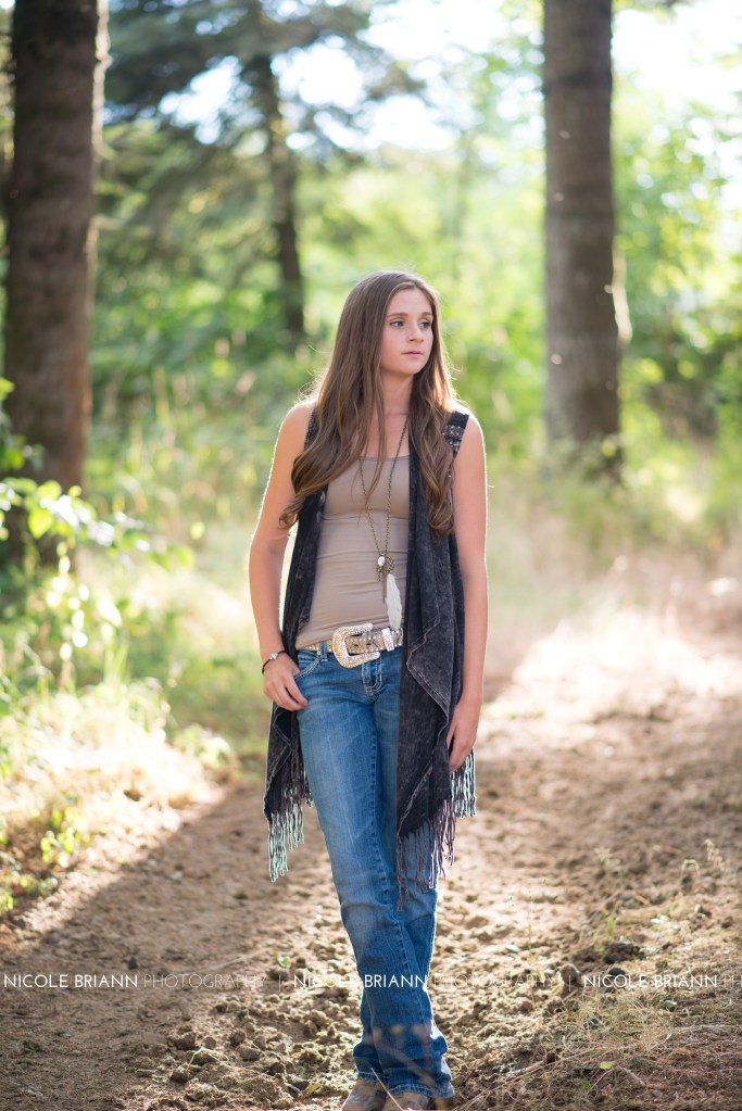 veronia-oregon-senior-portrait-photographer-nicole-briann-photography-sheyanne-3